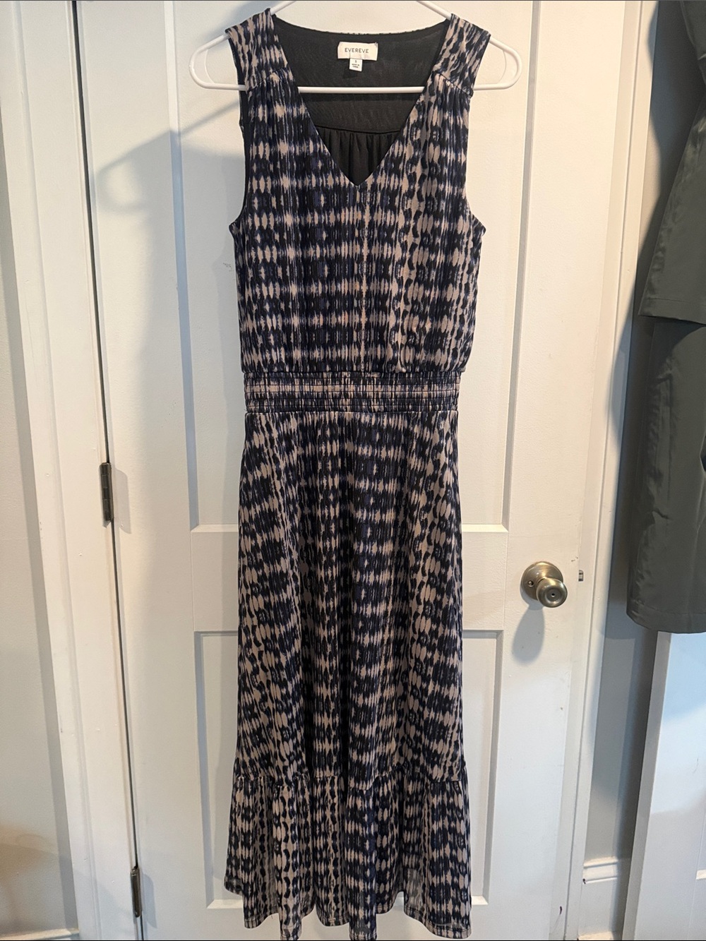Evereve Navy, Black & Tan Sleeveless V-Neck Maxi Dress